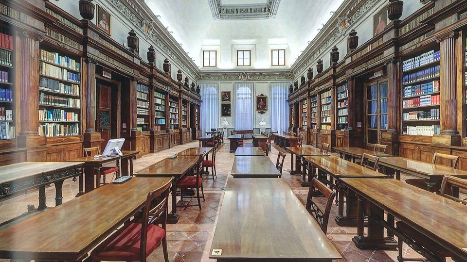 La biblioteca Mai rivive attraverso le storie di 11 cittadini bergamaschi di 9 nazionalità differenti La biblioteca Mai rivive attraverso le storie di 11 cittadini bergamaschi di 9 nazionalità differenti