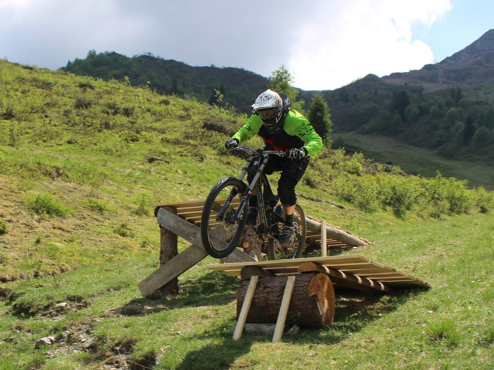 Downhill a Lizzola