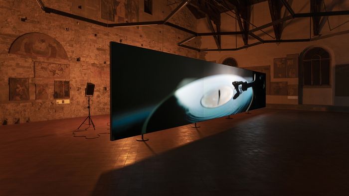 Gamec, il «giradischi fluttuante» di Anri Sala a Palazzo della Ragione in Città Alta Gamec, il «giradischi fluttuante» di Anri Sala a Palazzo della Ragione in Città Alta