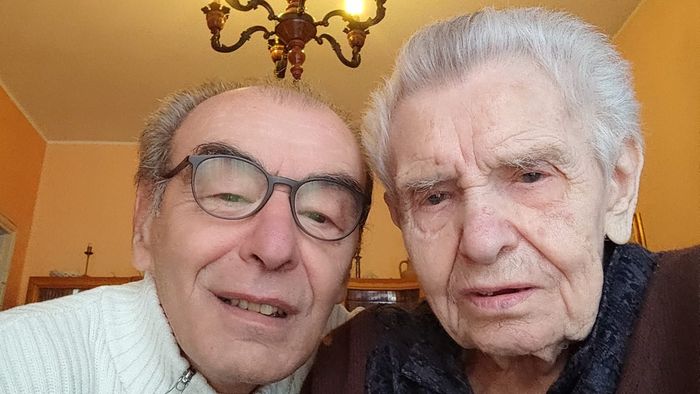 «A 104 anni bloccata al caldo e senza ascensore» «A 104 anni bloccata al caldo e senza ascensore»