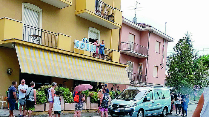 Offre una vacanza alla signora malata truffata dall’hotel fantasma a Rimini Offre una vacanza alla signora malata truffata dall’hotel fantasma a Rimini