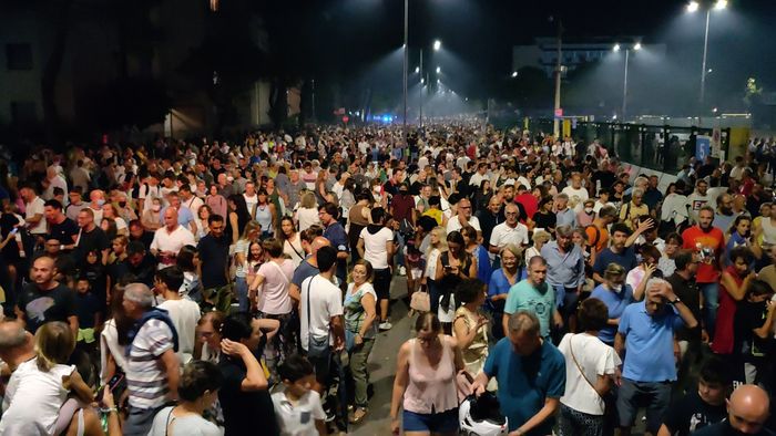 Ci sono i fuochi d’artificio, in 15 mila allo spettacolo per la festa dell’Apparizione Foto e video Ci sono i fuochi d’artificio, in 15 mila allo spettacolo per la festa dell’Apparizione Foto e video