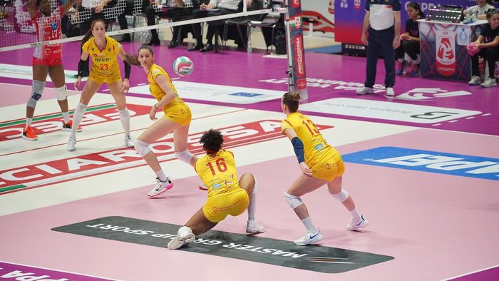 Volley Bergamo battuto 3 0 da Milano: la corsa Coppa Italia si ferma in semifinale Volley Bergamo battuto 3 0 da Milano: la corsa Coppa Italia si ferma in semifinale