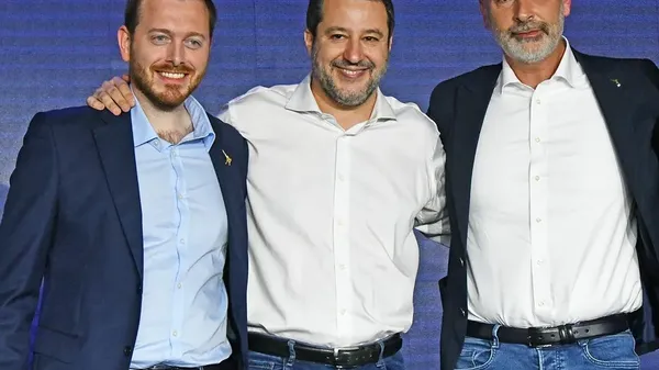 il congresso provinciale della Lega: da sinistra Brambilla, Salvini e Sala