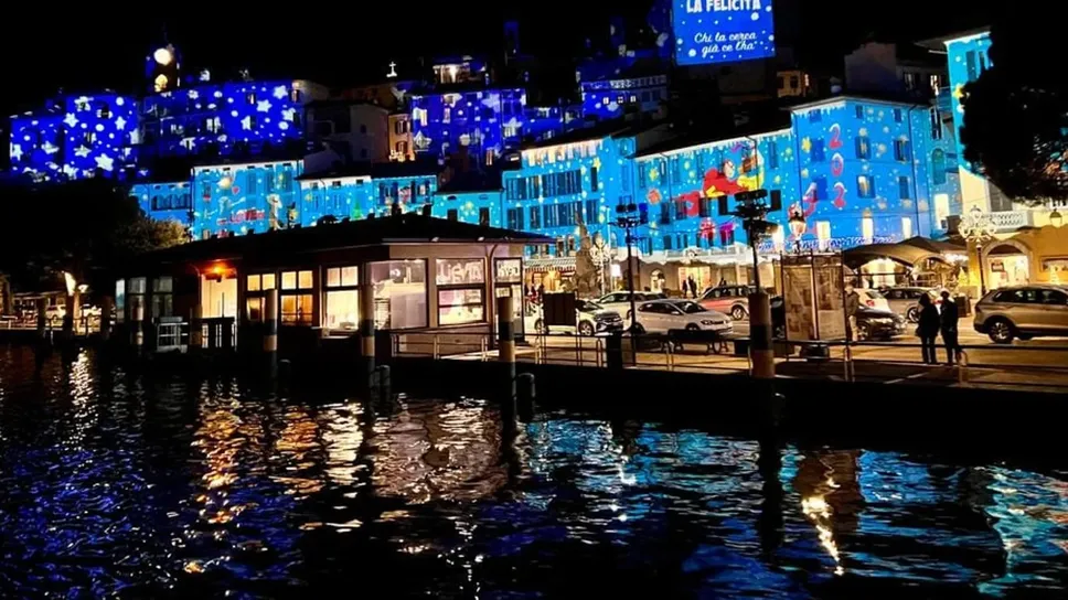 I colori del «Borgo della luce» in piazza a Lovere