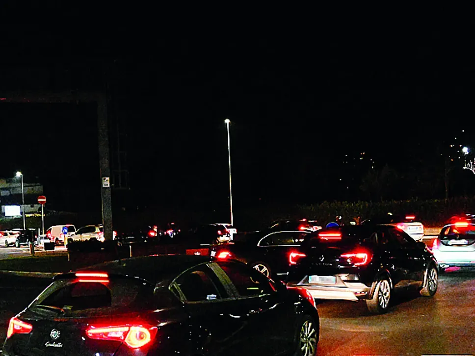 Il traffico alla rotatoria di Valtesse: la situazione più critica si registra nelle ore serali