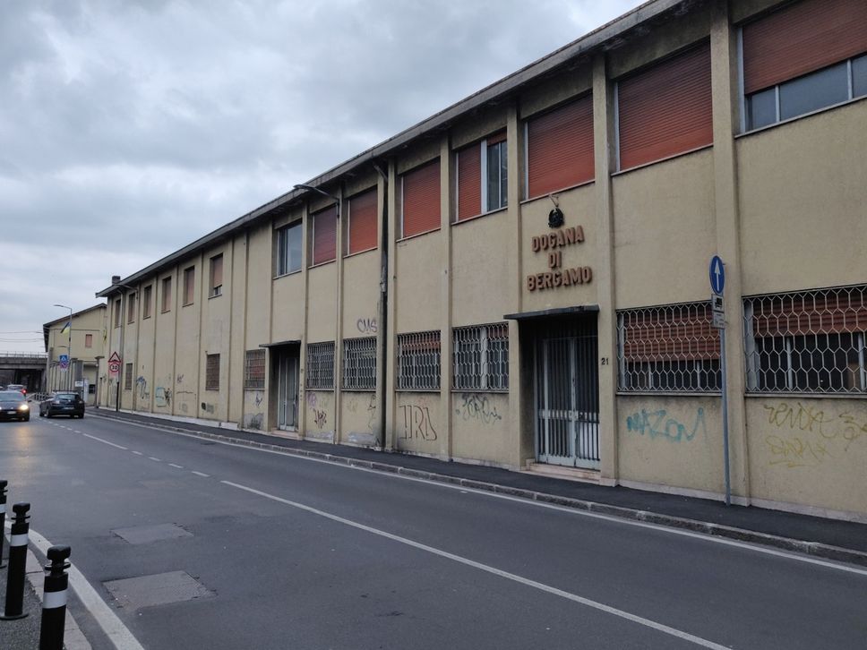 Parte degli ex Magazzini Generali in via Rovelli