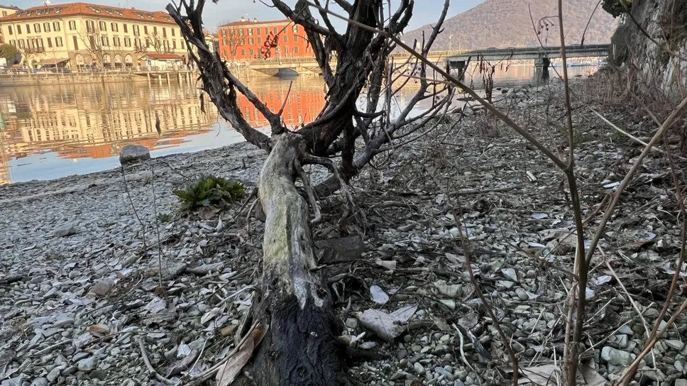 Il lago d’Iseo in secca