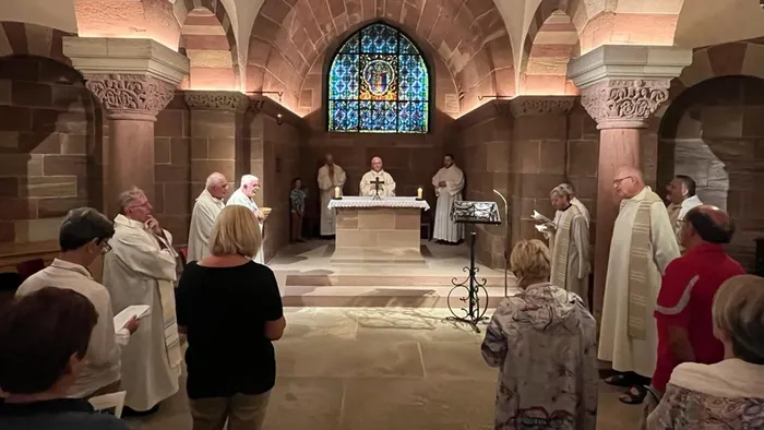 Duecento pellegrini con il vescovo nelle cattedrali di Francia e Belgio