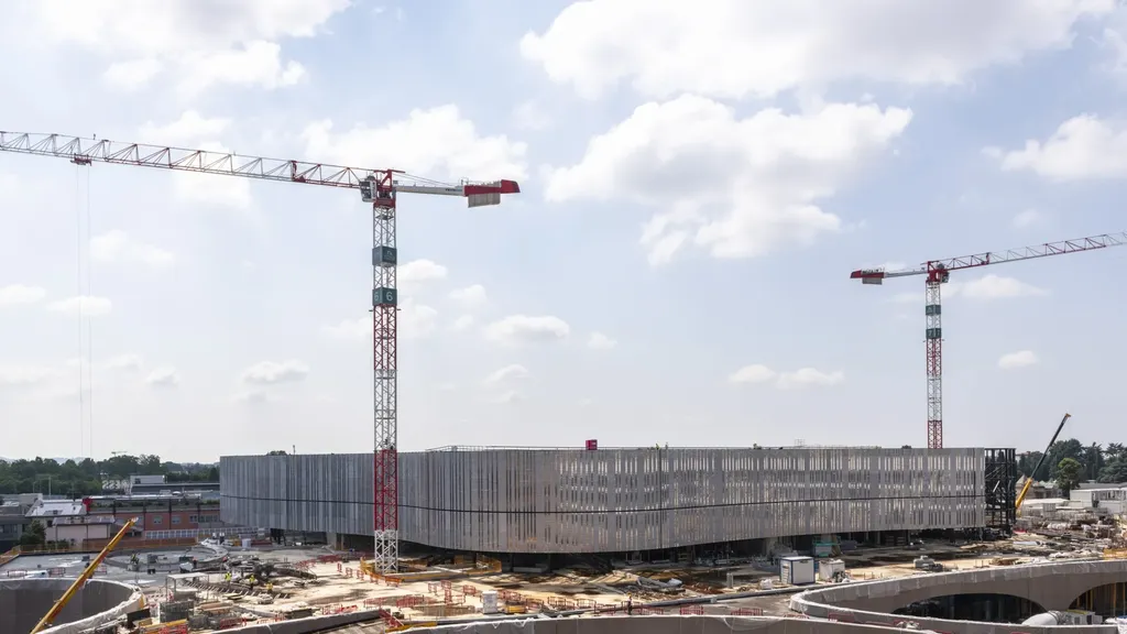 L’arena svetta nel grande cantiere di Chorus Life Bergamo