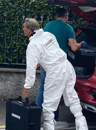 Il Reparto operativo dei carabinieri ha effettuati i rilievi nella casa