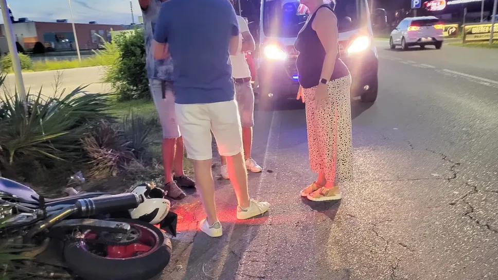 La moto coinvolta nell’incidente di Curno sulla Briantea, l’automobilista non si è fermato a soccorrere il ferito La moto coinvolta nell’incidente di Curno sulla Briantea, l’automobilista non si è fermato a soccorrere il ferito