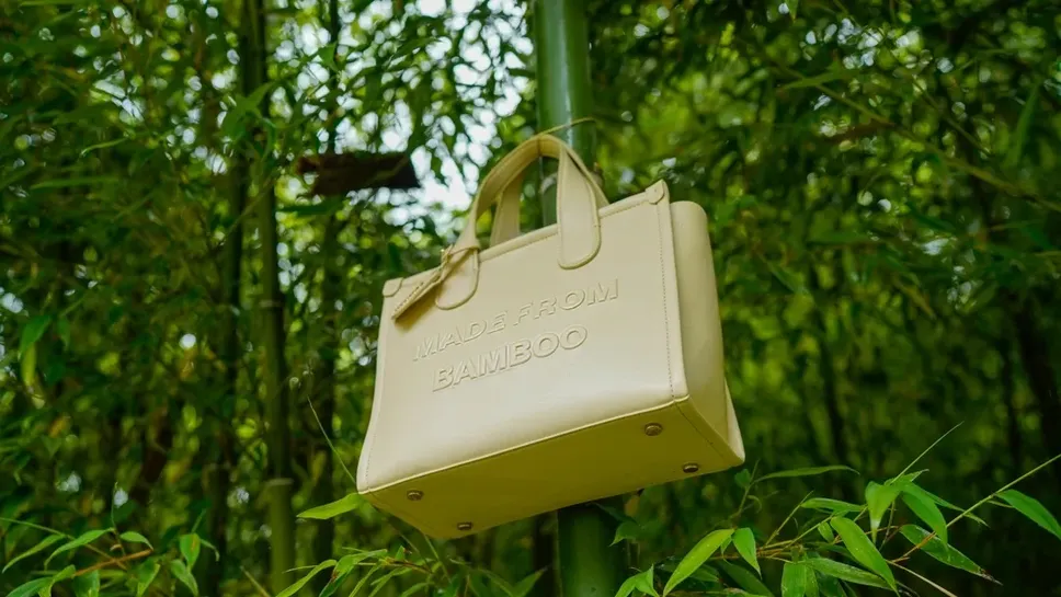 Una borsa realizzata con il bambù