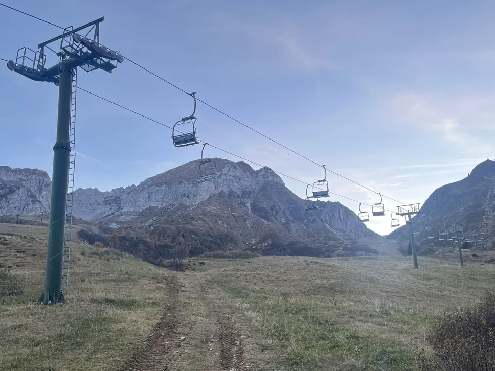 Dirupi e canaloni del monte Cavallo, sul versante di San Simone