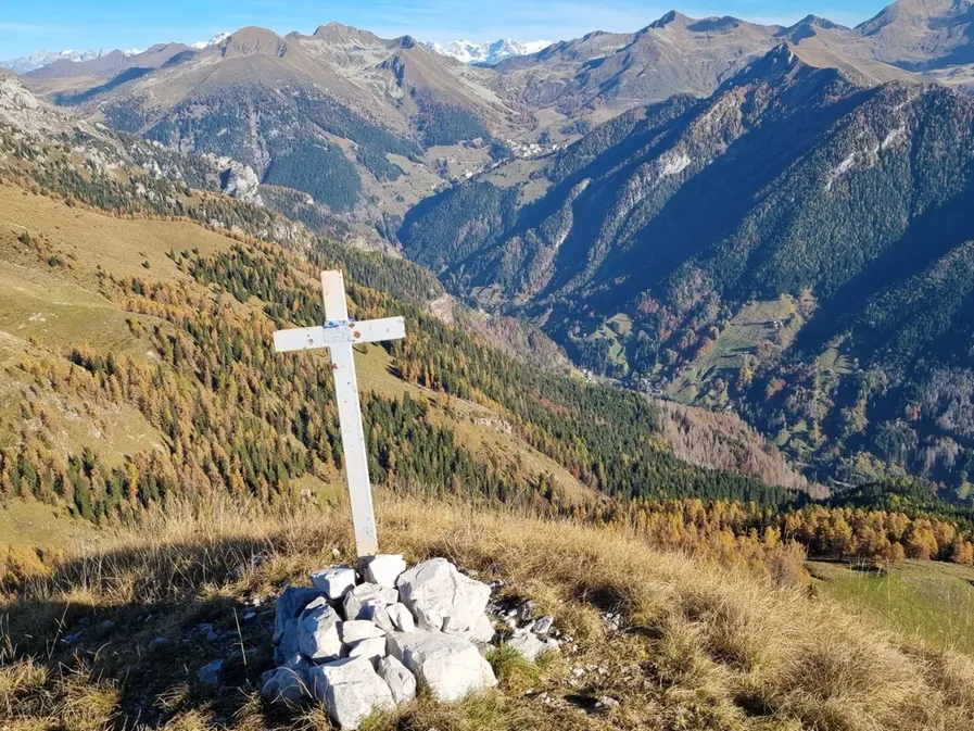 la piccola croce del pizzo Badile