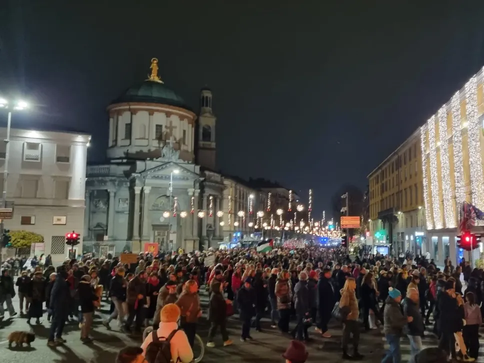 Tantissime donne alla manifestazione contro le violenze