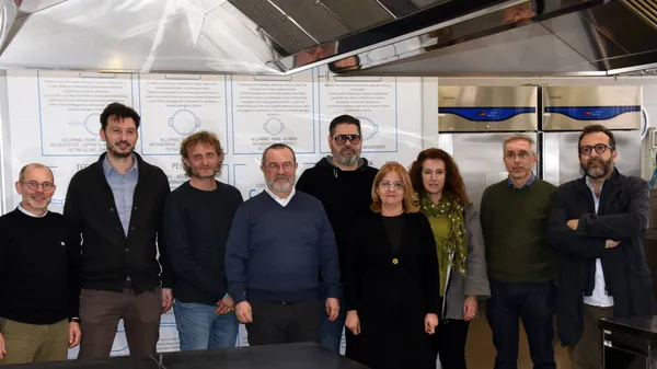 Da sinistra don Marco Perrucchini, Erminio Salcuni, Eddy Zanenga, Maurizio Betelli, Simone Nava, Bruna Capoferri, Denise Sabotti, Mario Bossi e Matteo Brambilla