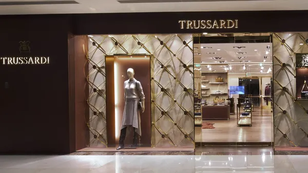 Rumors sempre più insistenti danno per fatta l’operazione che porterà Trussardi in dote al gruppo Miroglio