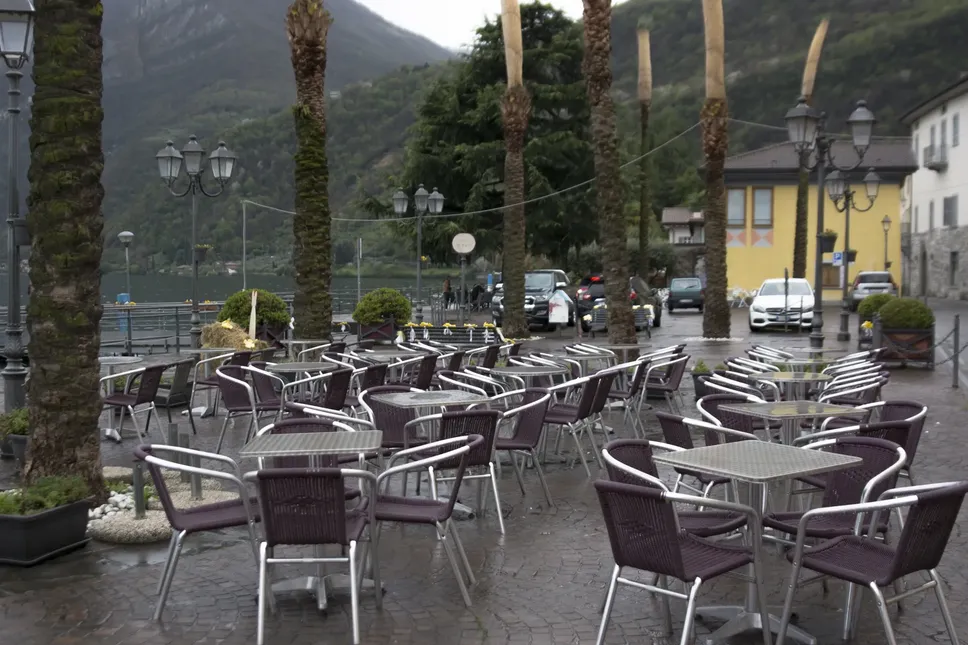 La piazza di Riva di Solto La piazza di Riva di Solto