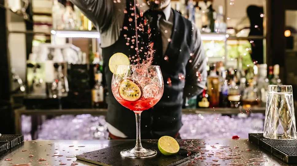 Ha acquisito sempre maggior rilevanza il momento dell’aperitivo e della convivialità Ha acquisito sempre maggior rilevanza il momento dell’aperitivo e della convivialità
