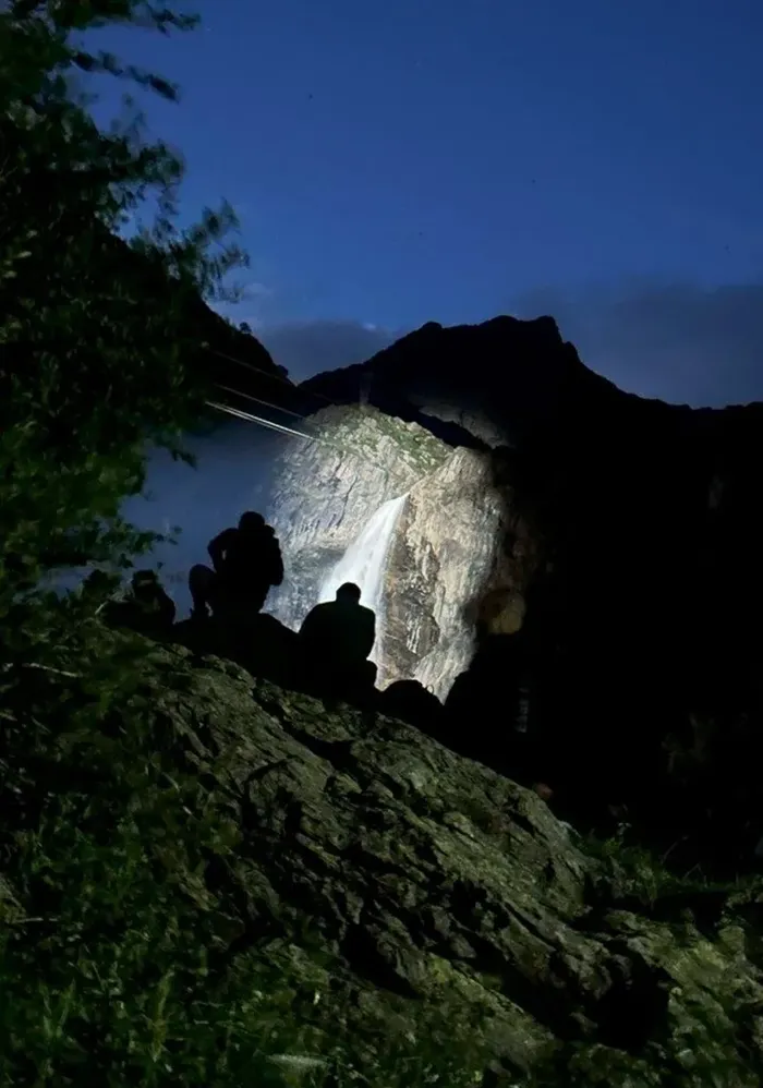 Ultimo sguardo alle Cascate prima di scendere