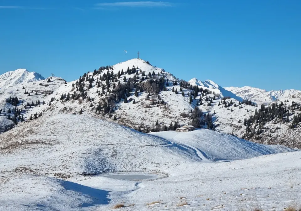 Il pizzo Formico salendo verso il rifugio Parafulmine