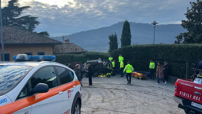 Si ribalta con il trattore a Cenate, ferito un 56enne