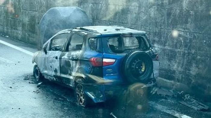 https://storage.ecodibergamo.it/media/photologue/2025/10/10/photos/cache/auto-in-fiamme-nei-pressi-del-casello-di-dalmine-intervengono-i-vigili-del-fuoc_a64e0736-a5bd-11f0-ab25-27d30ab876f4_1920_1080_v3_large_16_9.jpeg