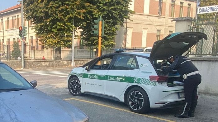 https://storage.ecodibergamo.it/media/photologue/2025/10/10/photos/cache/fara-gera-dadda-guida-il-ciclomotore-patente-mai-avuta-multa-di-5100-eur_8f60bdba-a54b-11f0-ab25-27d30ab876f4_1920_1080_v3_large_16_9.jpeg
