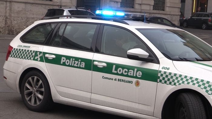 https://storage.ecodibergamo.it/media/photologue/2025/10/11/photos/cache/controlli-nei-negozi-irregolarita-in-via-paglia-a-bergamo-sequestrati-358-kg-d_7f571596-a6c1-11f0-ab25-27d30ab876f4_1920_1080_v3_large_16_9.jpg