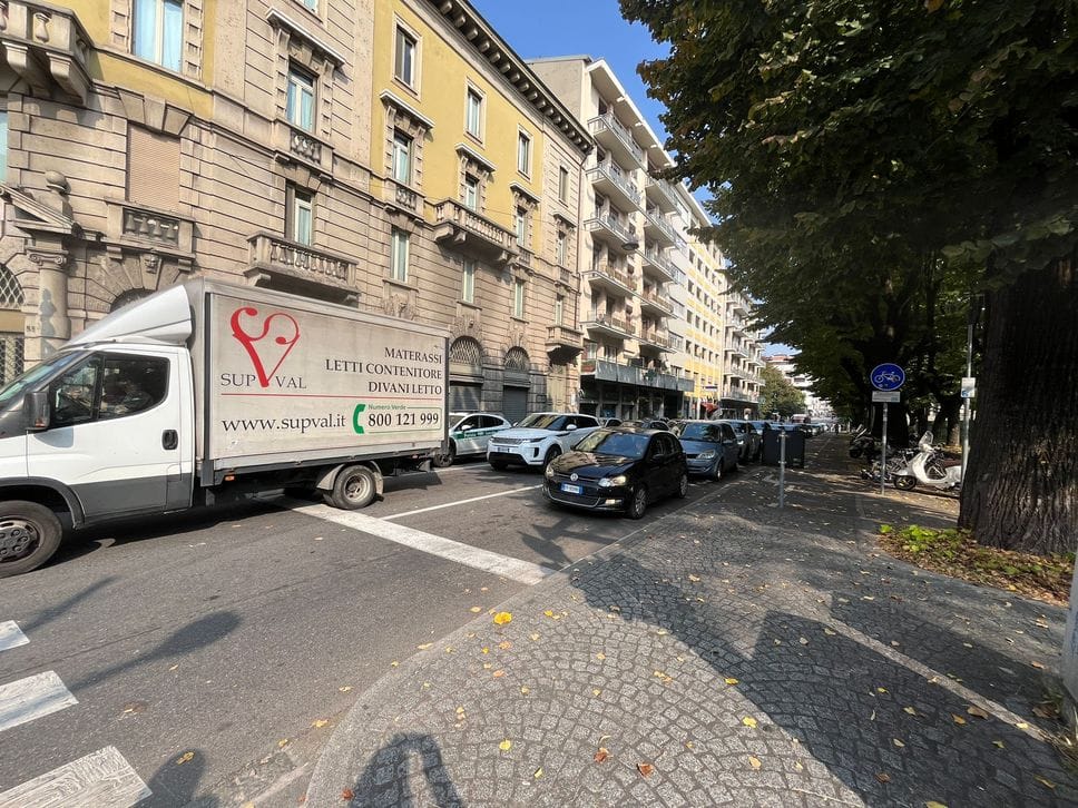 Il traffico deviato in via Mai