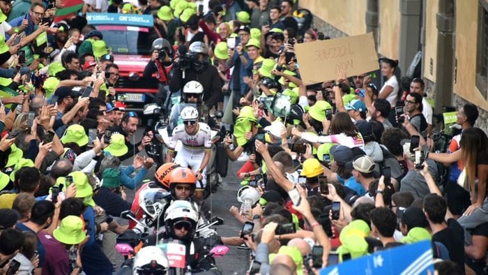 Giro di Lombardia, Pogacar campione per la quinta volta di fila. Secondo Evenepoel, la festa di Bergamo - ...