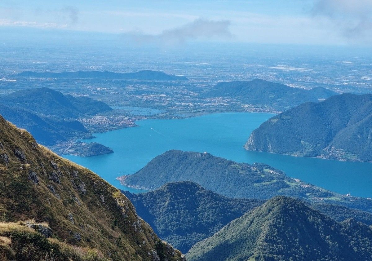 Panorama sul lago dal monumento al Redentore