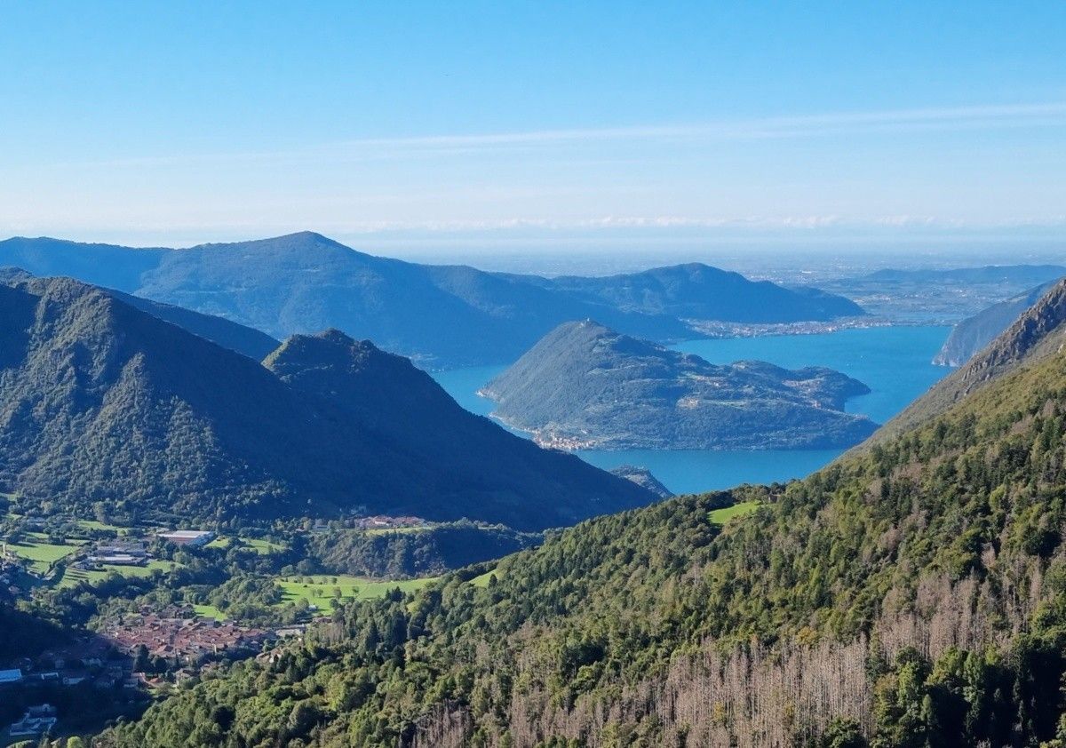 ...ed ecco apparire il lago e Montisola