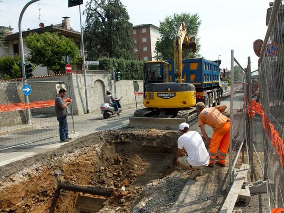 Via Moroni, un vecchio  cantiere del teleriscaldamento