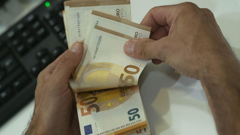 Il debito residuo medio è pari a 42.352 euro (31.637 la media italiana) Il debito residuo medio è pari a 42.352 euro (31.637 la media italiana)