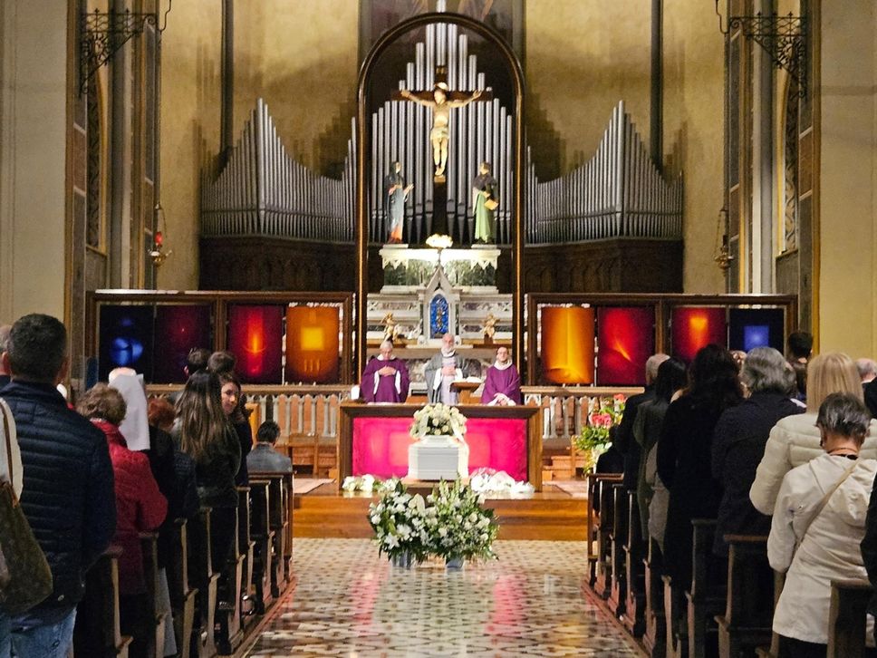 Il funerale a Redona