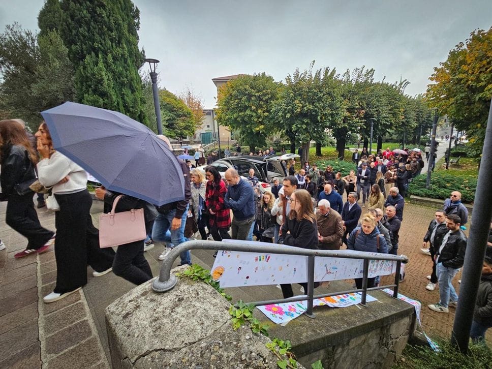 Tantissime persone per l’ultimo saluto a Eric Paladini