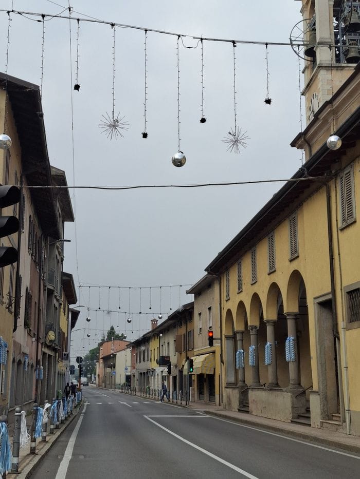 Le luminarie installate a Presezzo
