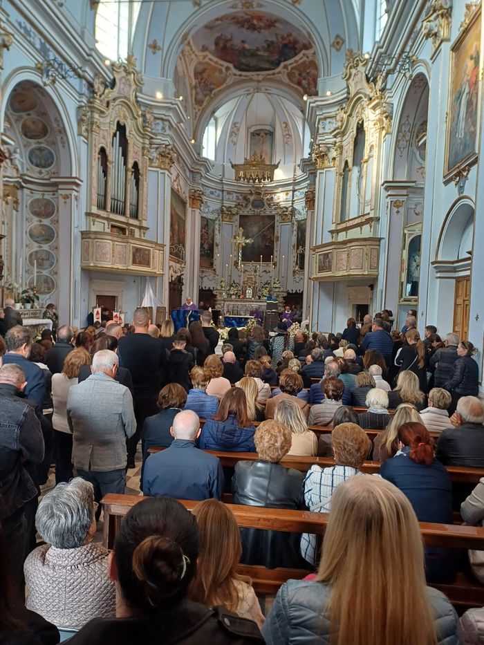 I funerali di Asia Curnis: chiesa gremita