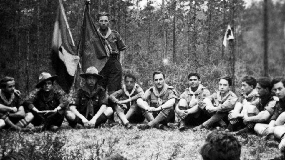 Un bivacco degli scout in una foto d’epoca. Il sodalizio venne sciolto ufficialmente dal fascismo nel 1927 Un bivacco degli scout in una foto d’epoca. Il sodalizio venne sciolto ufficialmente dal fascismo nel 1927