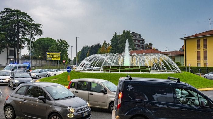 Via Autostrada, nuovo cantiere a breve. Con via San Bernardino chiusa cresce il traffico Via Autostrada, nuovo cantiere a breve. Con via San Bernardino chiusa cresce il traffico