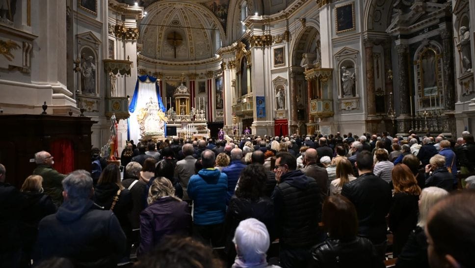Il funerale di Yuri Ravizza nella chiesa parrocchiale di Urgnano Il funerale di Yuri Ravizza nella chiesa parrocchiale di Urgnano