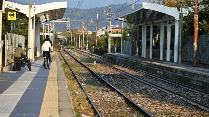 https://storage.ecodibergamo.it/media/photologue/2025/10/17/photos/cache/raddoppio-ferroviario-bergamo-montello-il-progetto-e-al-palo-si-cercano-250-mi_8a58024e-aac6-11f0-b221-31e719b4b64b_1920_1080_v3_large_16_9.jpg