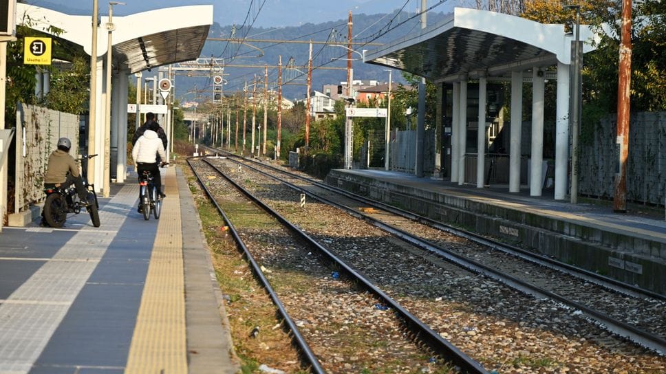 La stazione di Seriate, unico tratto dove si attestano due binari La stazione di Seriate, unico tratto dove si attestano due binari