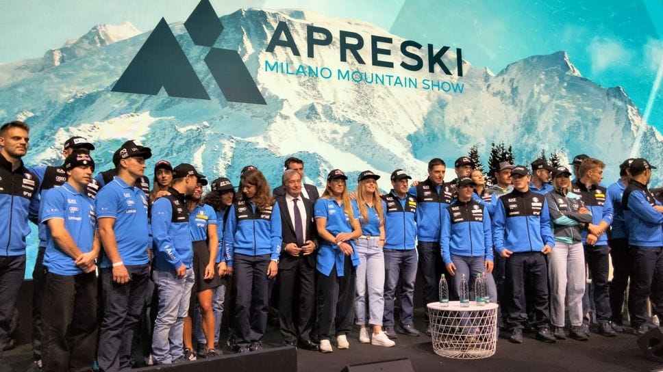Foto di gruppo per l’Italia degli sport invernali al Media Day, con Sofia Goggia e Michela Moioli al centro: parte la stagione che porta ai Giochi di Milano-Cortina Foto di gruppo per l’Italia degli sport invernali al Media Day, con Sofia Goggia e Michela Moioli al centro: parte la stagione che porta ai Giochi di Milano-Cortina