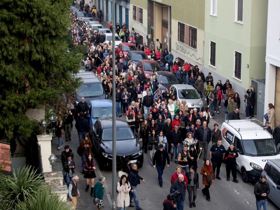 Alcune immagine della fiaccolata per «Pamaela e per tutte» a Milano