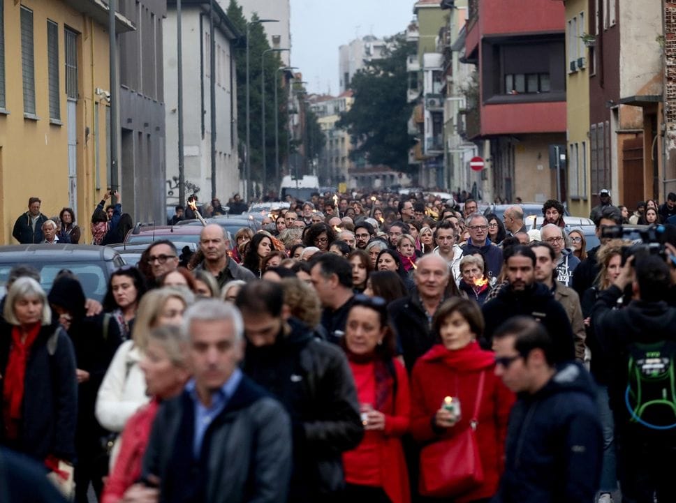 Alcune immagine della fiaccolata per «Pamaela e per tutte» a Milano