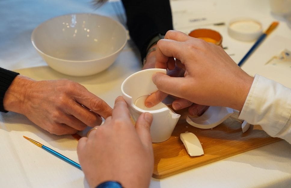 Un laboratorio di Kintsugi