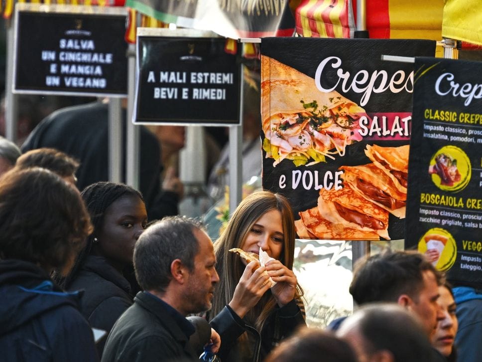 Alcune istantanee di Mercatanti in fiera sul Sentierone